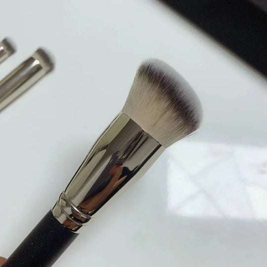 Professional makeup brush set for concealer, foundation, and eyeshadow. High-quality tools for flawless application. Perfect for beginners and pros.

